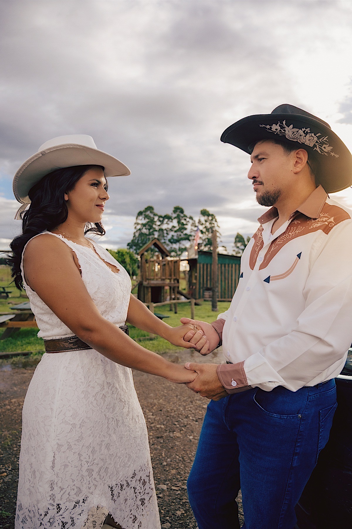 ensaio pre casamento - letts road - colonia wittmarsum - palmeira - vanessa - allan - vall center - cowboy - texas - por do sol - celeiro - chroma fotografia