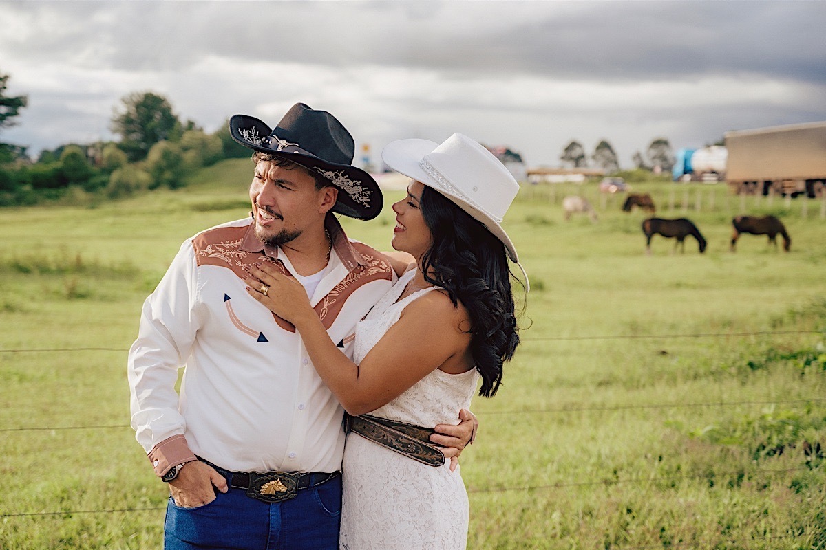 ensaio pre casamento - letts road - colonia wittmarsum - palmeira - vanessa - allan - vall center - cowboy - texas - por do sol - celeiro - chroma fotografia
