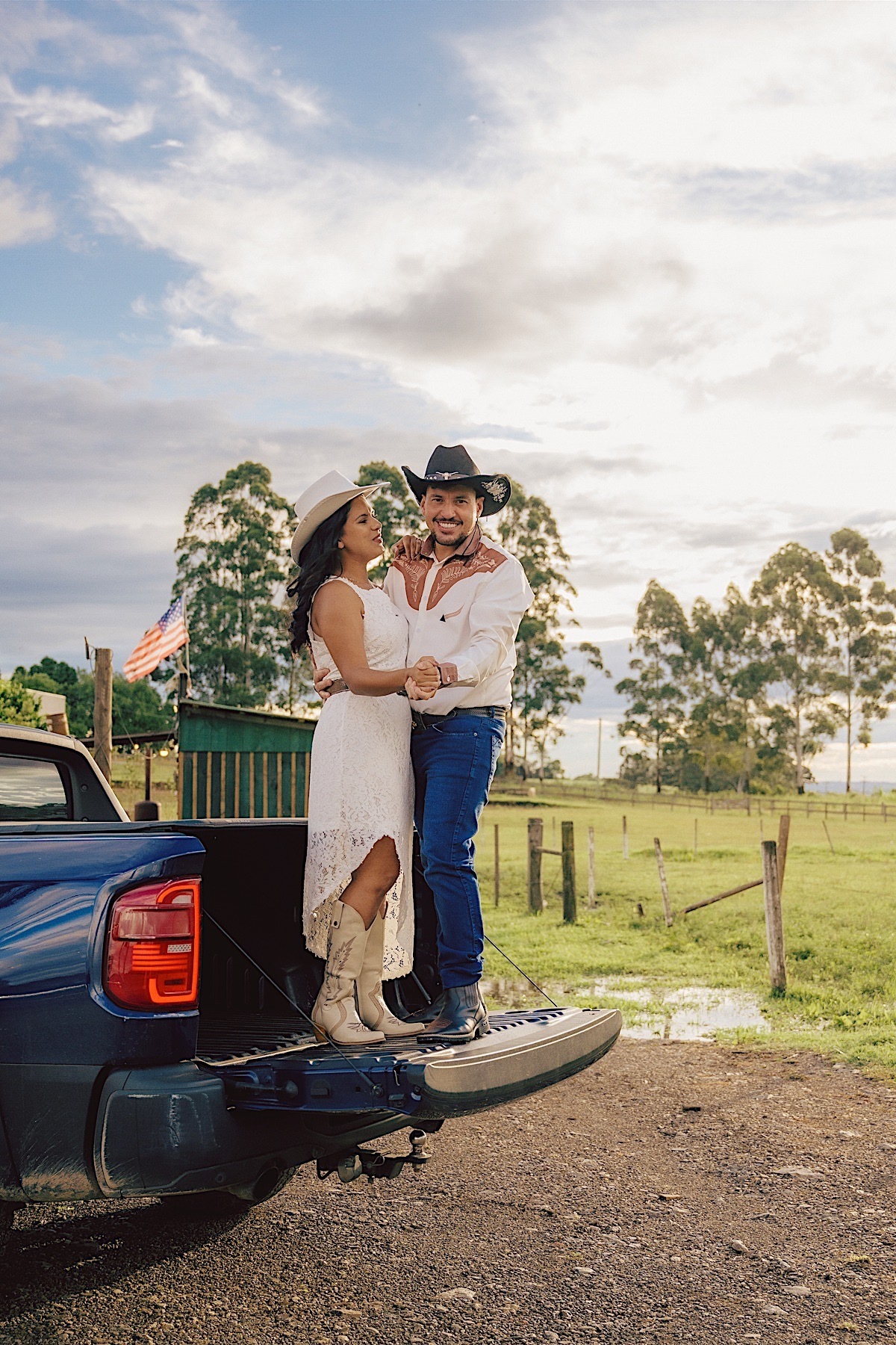 ensaio pre casamento - letts road - colonia wittmarsum - palmeira - vanessa - allan - vall center - cowboy - texas - por do sol - celeiro - chroma fotografia