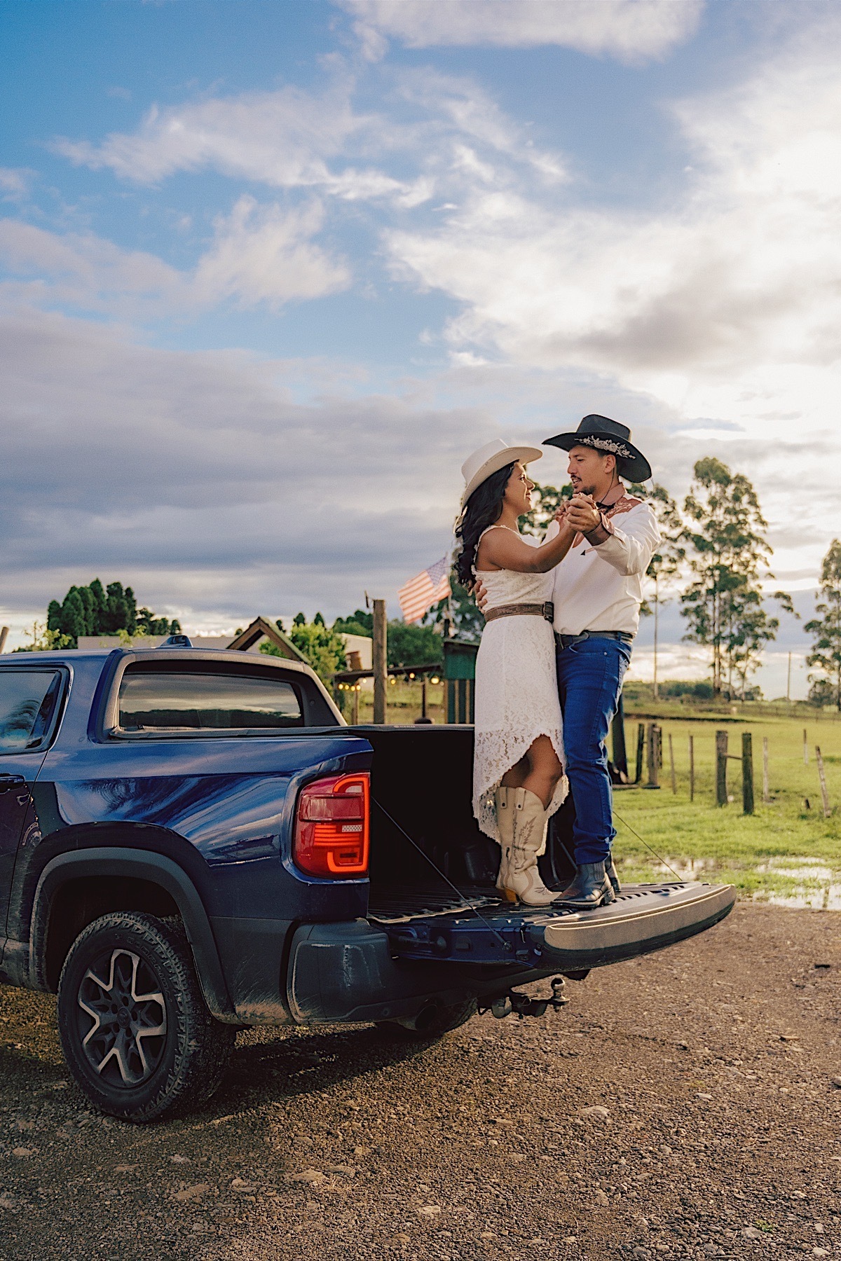 ensaio pre casamento - letts road - colonia wittmarsum - palmeira - vanessa - allan - vall center - cowboy - texas - por do sol - celeiro - chroma fotografia