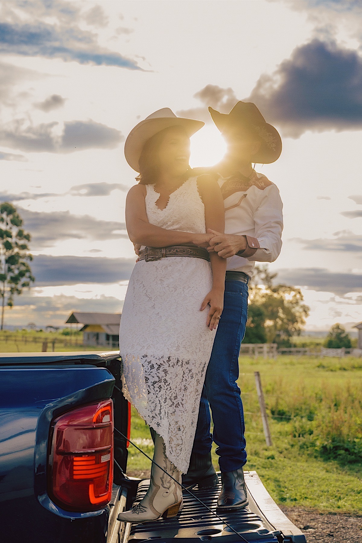 ensaio pre casamento - letts road - colonia wittmarsum - palmeira - vanessa - allan - vall center - cowboy - texas - por do sol - celeiro - chroma fotografia
