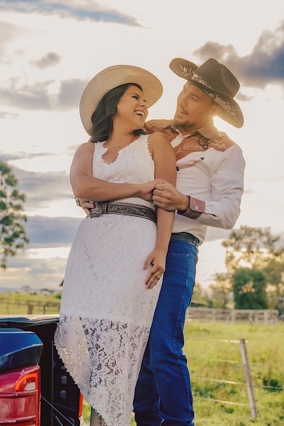 ensaio pre casamento - letts road - colonia wittmarsum - palmeira - vanessa - allan - vall center - cowboy - texas - por do sol - celeiro - chroma fotografia