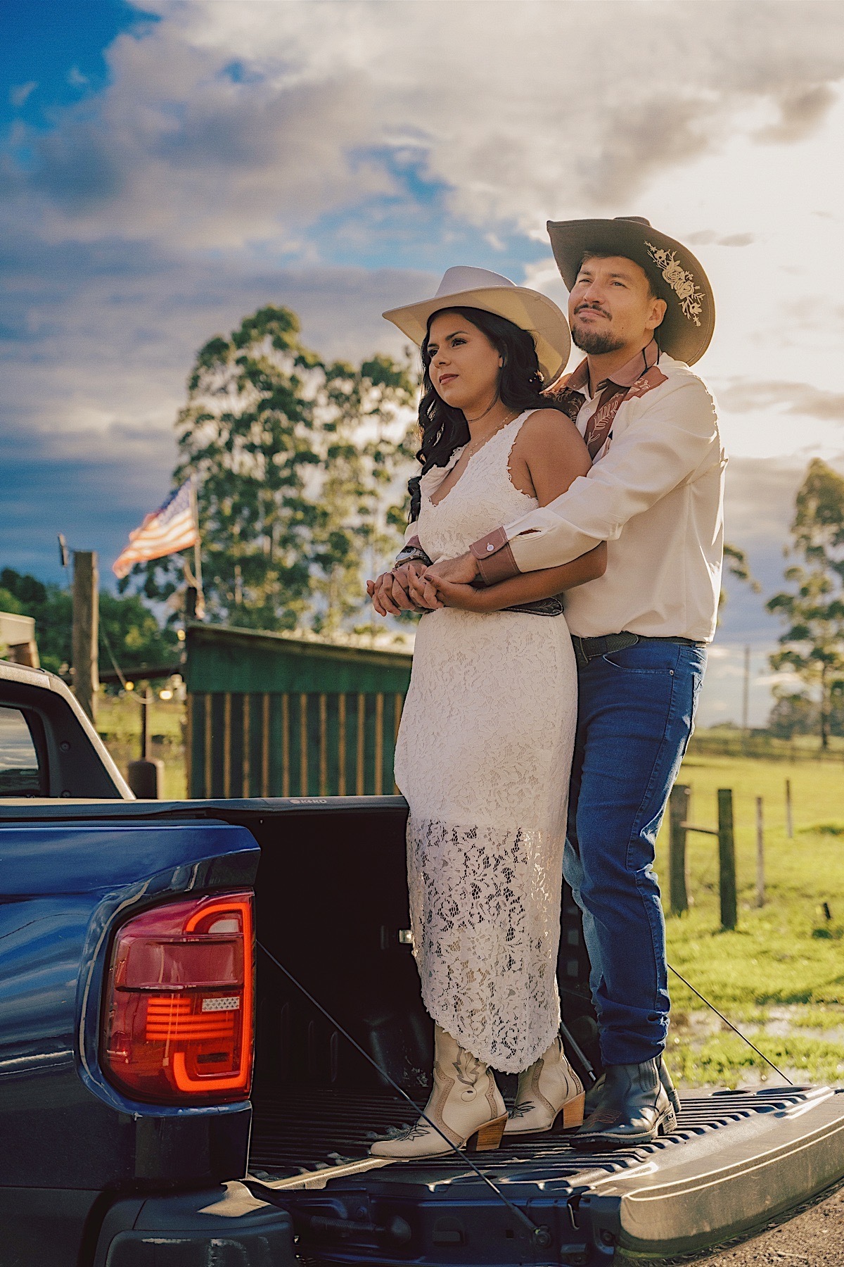 ensaio pre casamento - letts road - colonia wittmarsum - palmeira - vanessa - allan - vall center - cowboy - texas - por do sol - celeiro - chroma fotografia