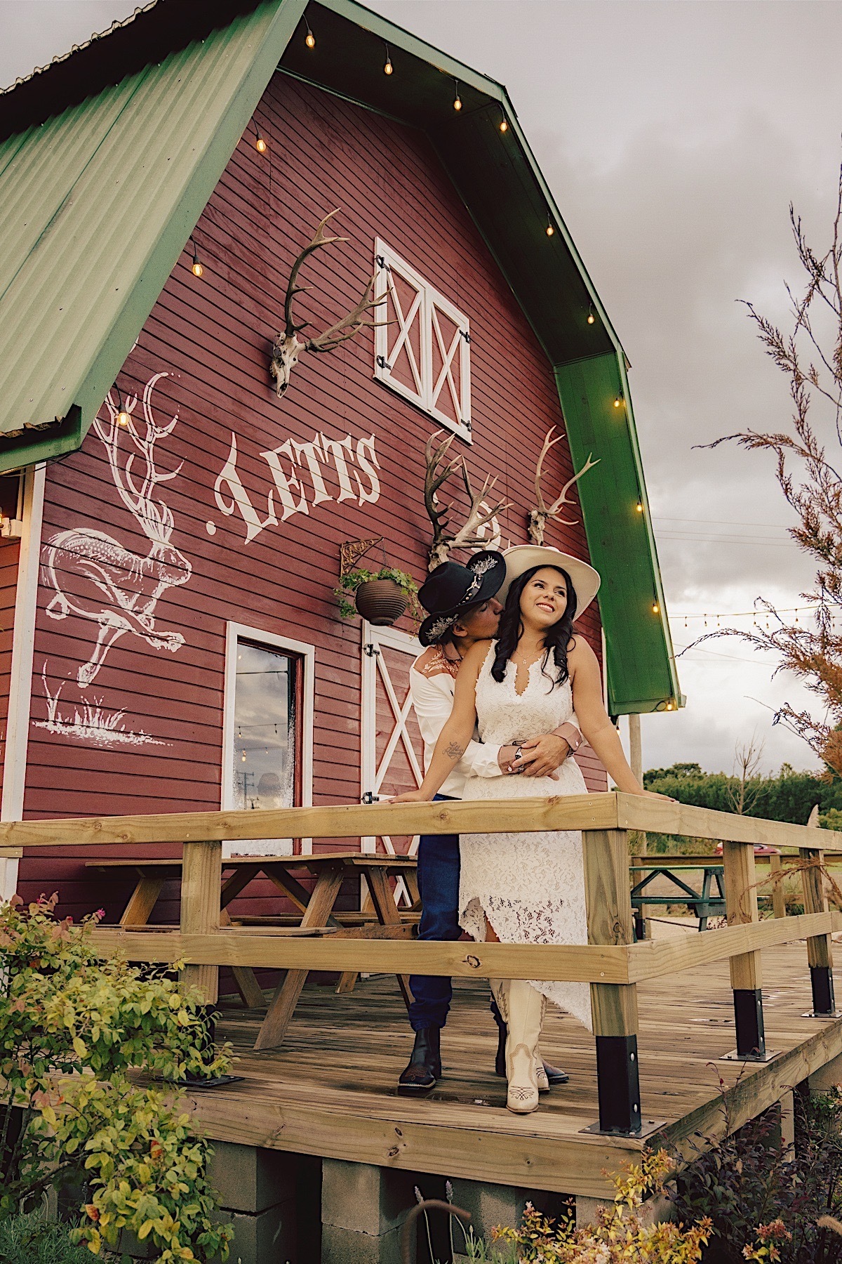 ensaio pre casamento - letts road - colonia wittmarsum - palmeira - vanessa - allan - vall center - cowboy - texas - por do sol - celeiro - chroma fotografia