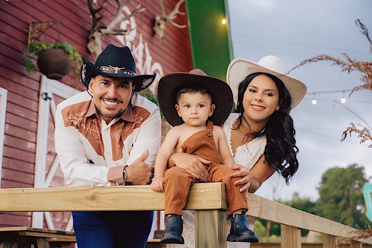 ensaio pre casamento - letts road - colonia wittmarsum - palmeira - vanessa - allan - vall center - cowboy - texas - por do sol - celeiro - chroma fotografia