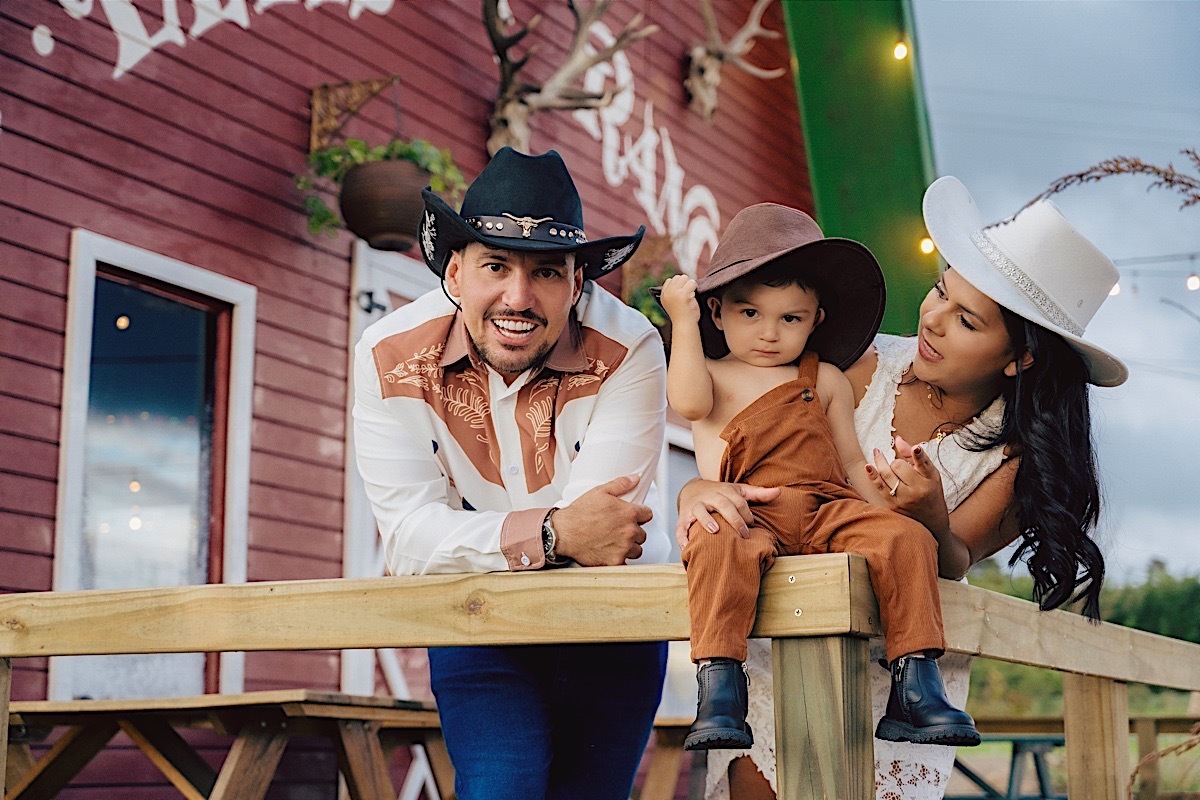 ensaio pre casamento - letts road - colonia wittmarsum - palmeira - vanessa - allan - vall center - cowboy - texas - por do sol - celeiro - chroma fotografia