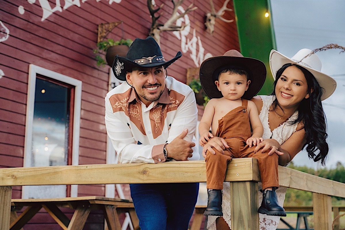 ensaio pre casamento - letts road - colonia wittmarsum - palmeira - vanessa - allan - vall center - cowboy - texas - por do sol - celeiro - chroma fotografia