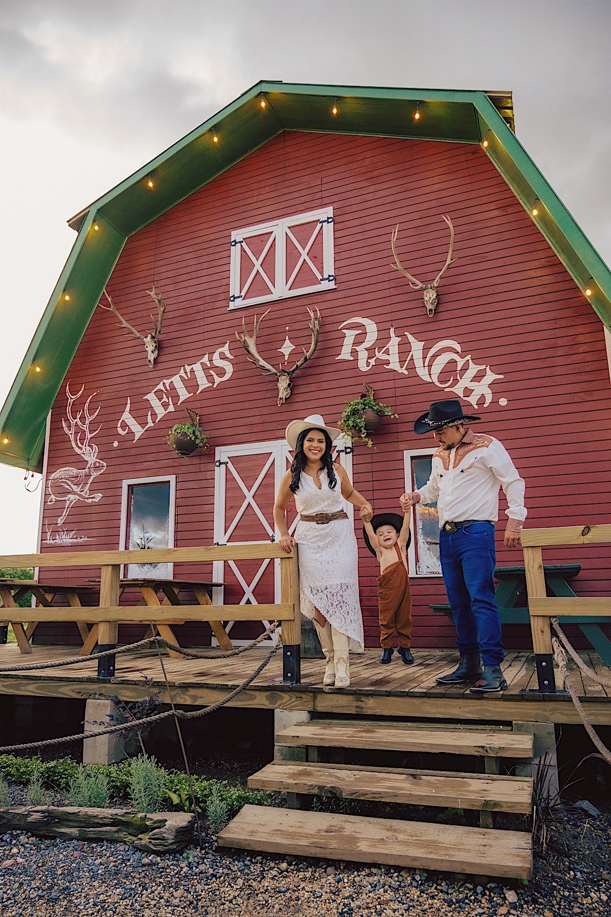 ensaio pre casamento - letts road - colonia wittmarsum - palmeira - vanessa - allan - vall center - cowboy - texas - por do sol - celeiro - chroma fotografia