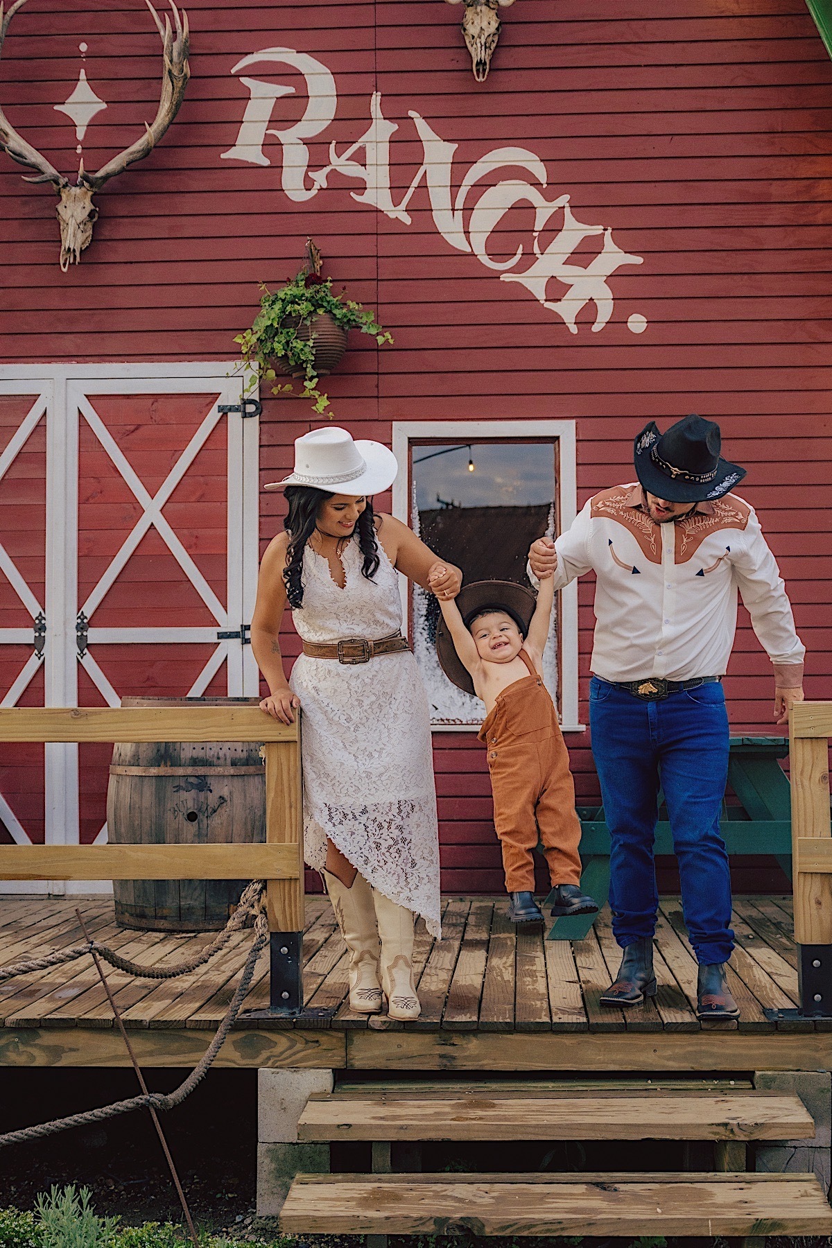 ensaio pre casamento - letts road - colonia wittmarsum - palmeira - vanessa - allan - vall center - cowboy - texas - por do sol - celeiro - chroma fotografia