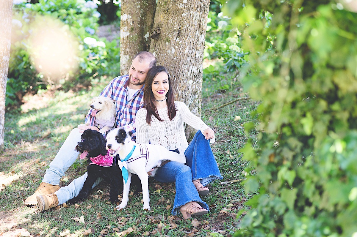 ensaio casal - bianca - henrique - ensaio com cachorro - campo alegre - fotografia - são bento do sul - chroma fotografia