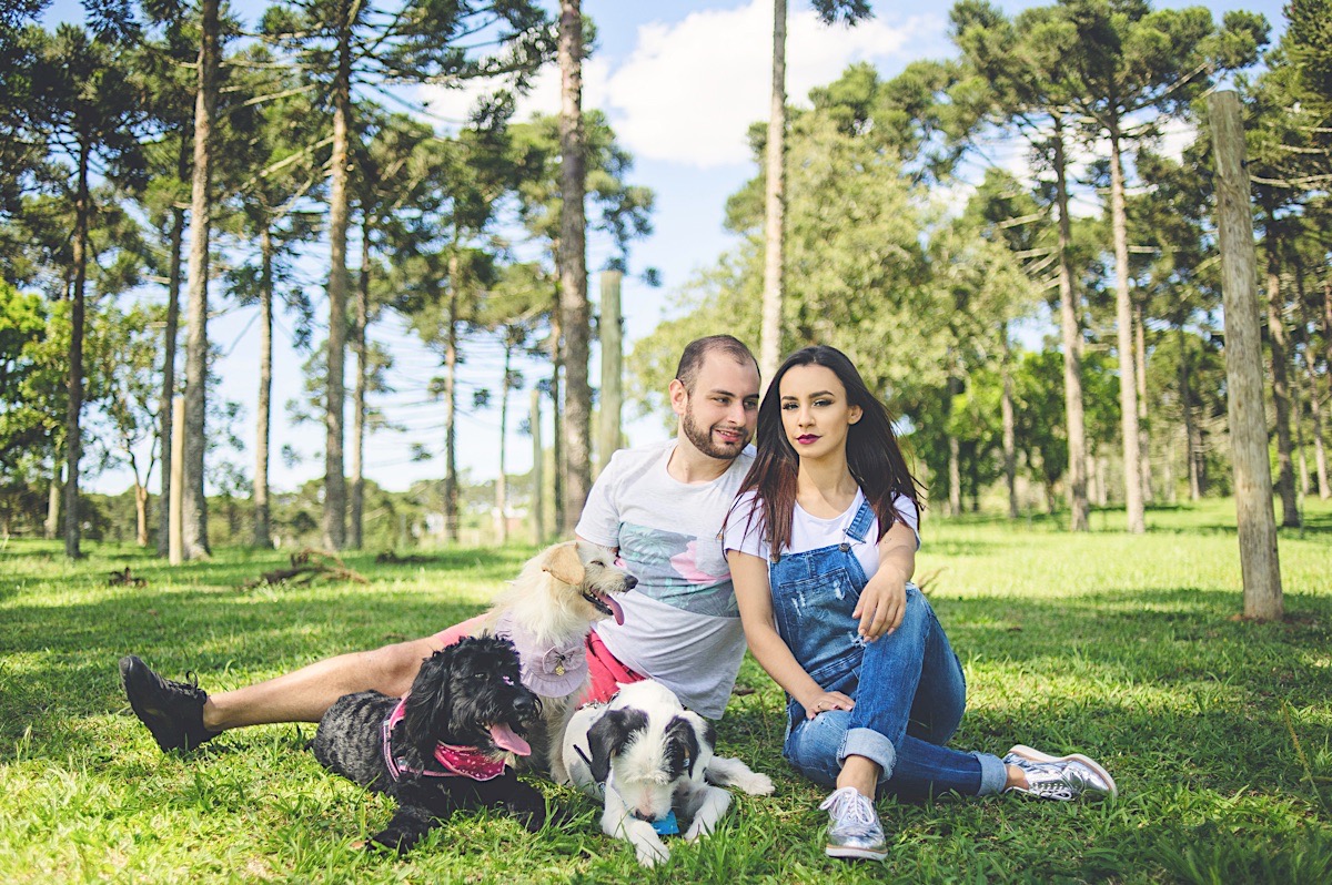 ensaio casal - bianca - henrique - ensaio com cachorro - campo alegre - fotografia - são bento do sul - chroma fotografia