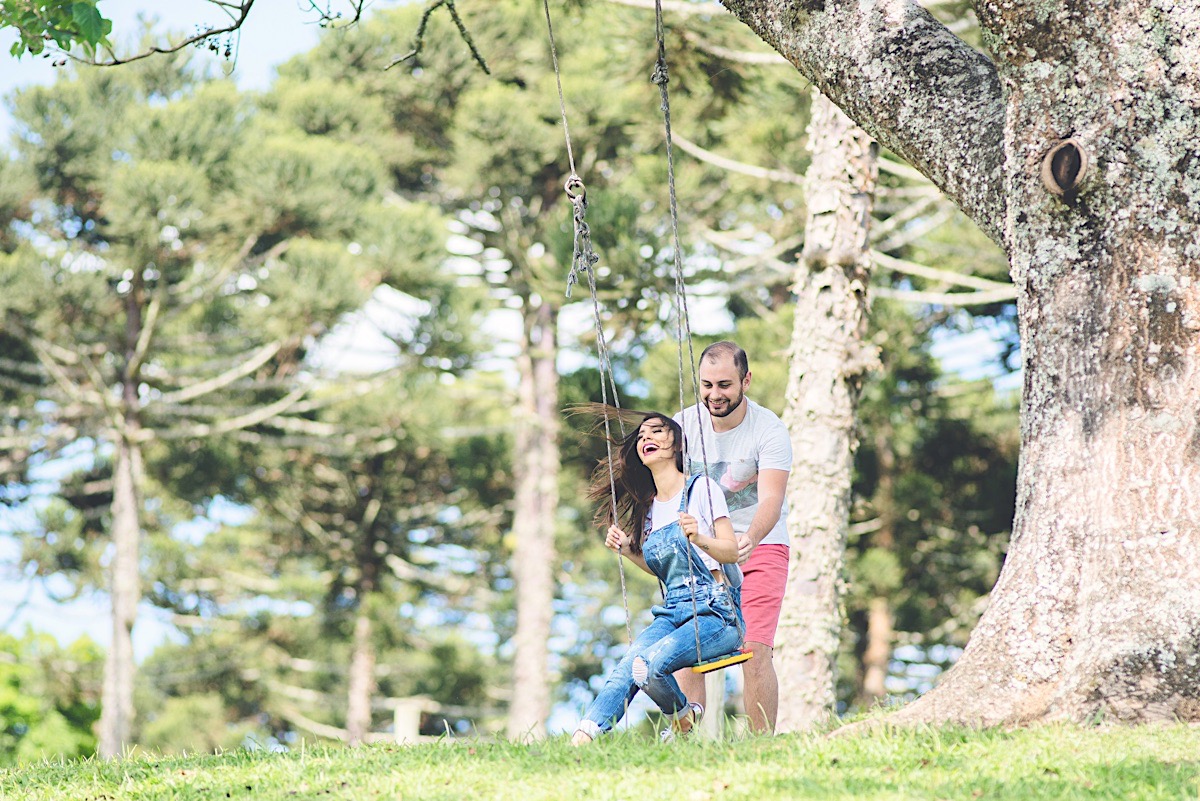 ensaio casal - bianca - henrique - ensaio com cachorro - campo alegre - fotografia - são bento do sul - chroma fotografia
