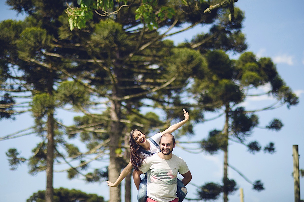 ensaio casal - bianca - henrique - ensaio com cachorro - campo alegre - fotografia - são bento do sul - chroma fotografia