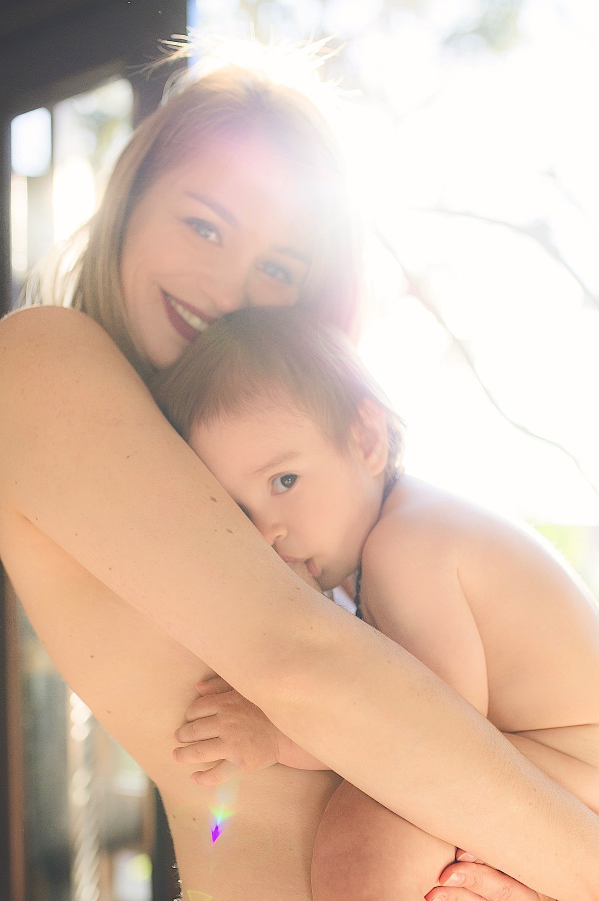 ensaio em casa - amamentação - mãe e filho - maternidade - são bento do sul - fotógrafo são bento do sul - chroma fotografia