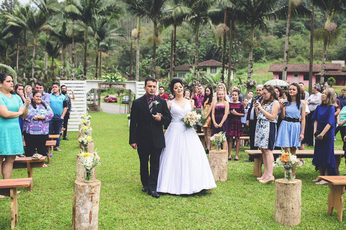 casamento - Lucimar _ Jaison - casamento ao ar livre - casamento de dia - fotografos de jaraguá do sul - cerimônia - chroma fotografia