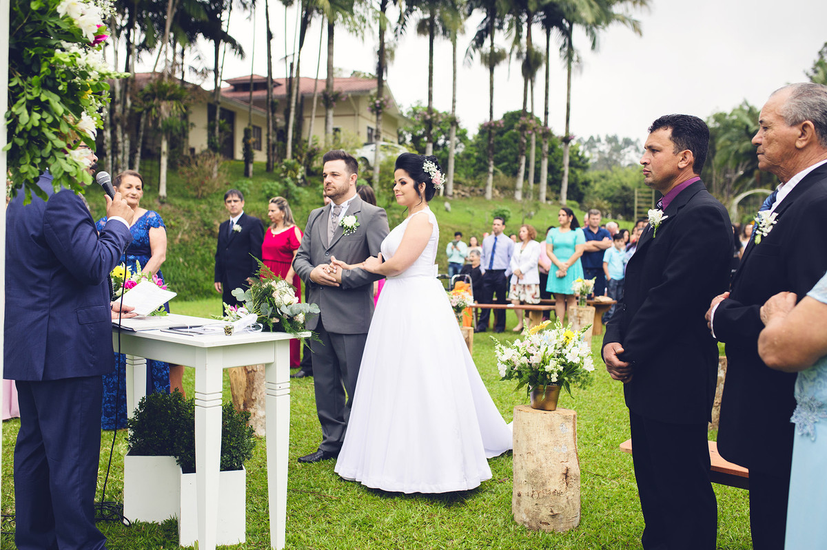 casamento - Lucimar _ Jaison - casamento ao ar livre - casamento de dia - fotografos de jaraguá do sul - cerimônia - chroma fotografia