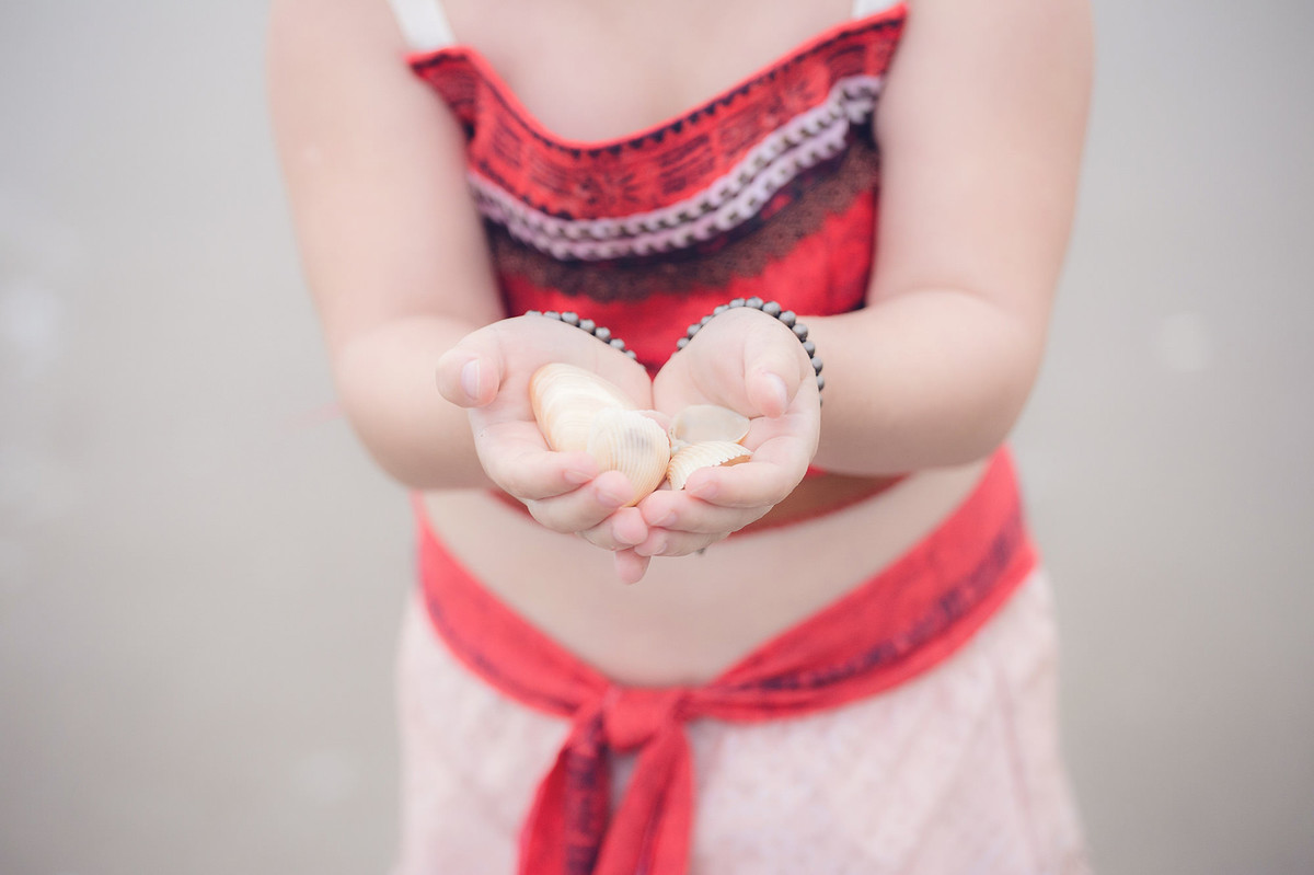 ensaio fotográfico - Tainá 5 anos - ensaio na praia - itapoá - fotografos de jaraguá do sul - chroma fotografia