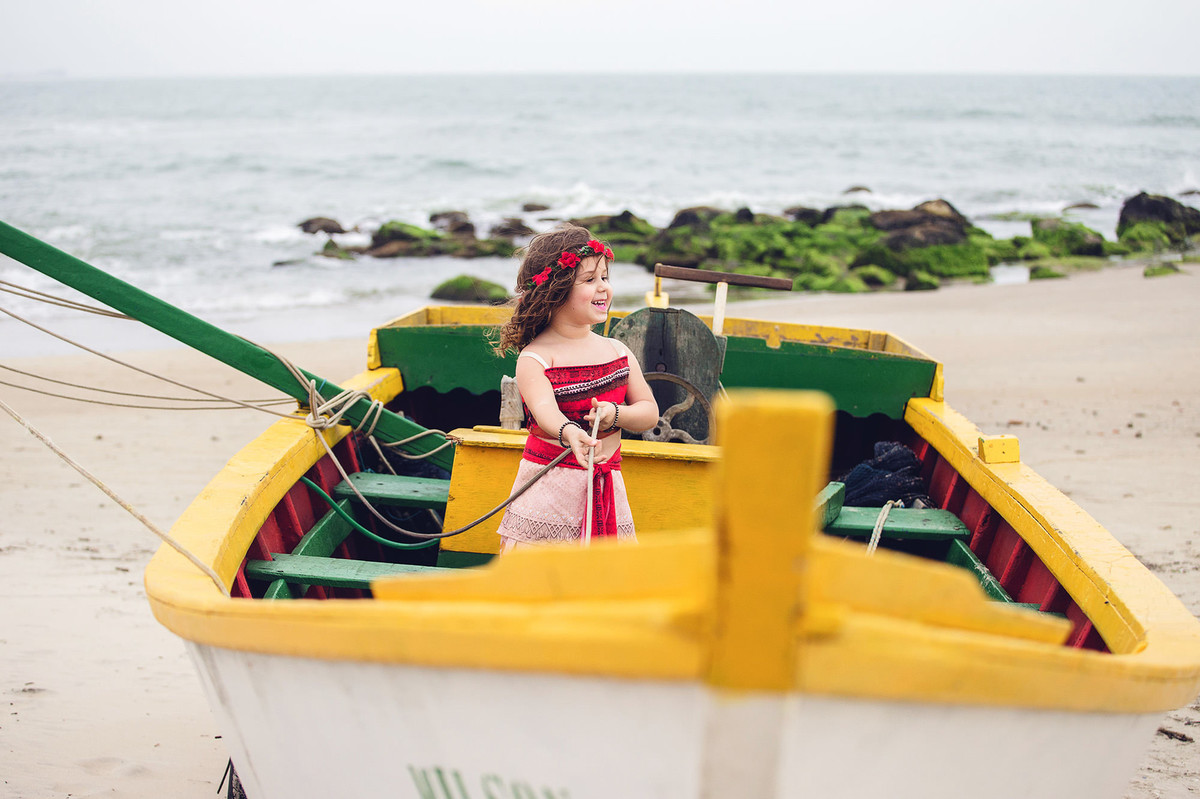 ensaio fotográfico - Tainá 5 anos - ensaio na praia - itapoá - fotografos de jaraguá do sul - chroma fotografia