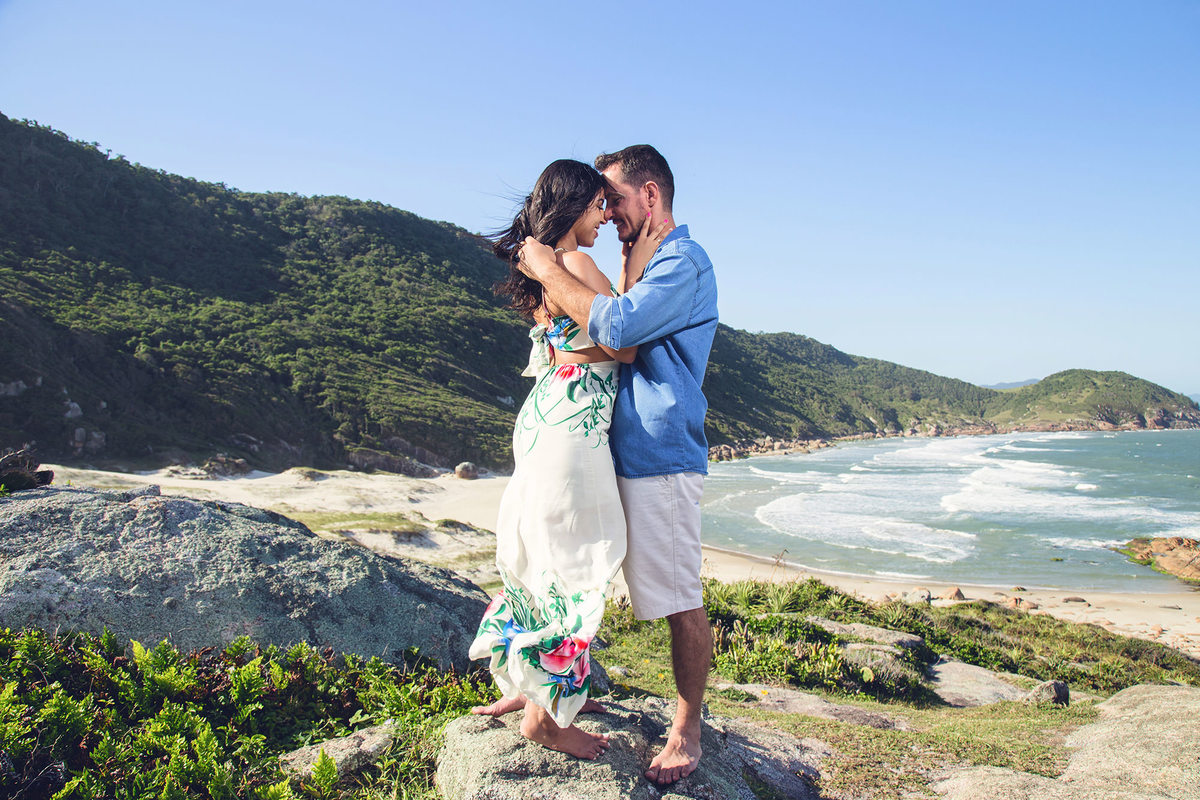 ensaio pré casamento - ensaio na guarda do embaú - ensaio casal - Andressa _ Valter - fotográfos SC - ensaio na praia - fotografos de jaraguá do sul - chroma fotografia