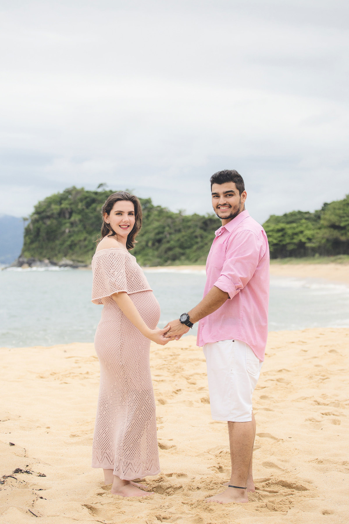 ensaio gestante - ensaio na praia - Bruna e Naum a espera de Cecília - fotografos de itapema - fotografos sc - chroma fotografia