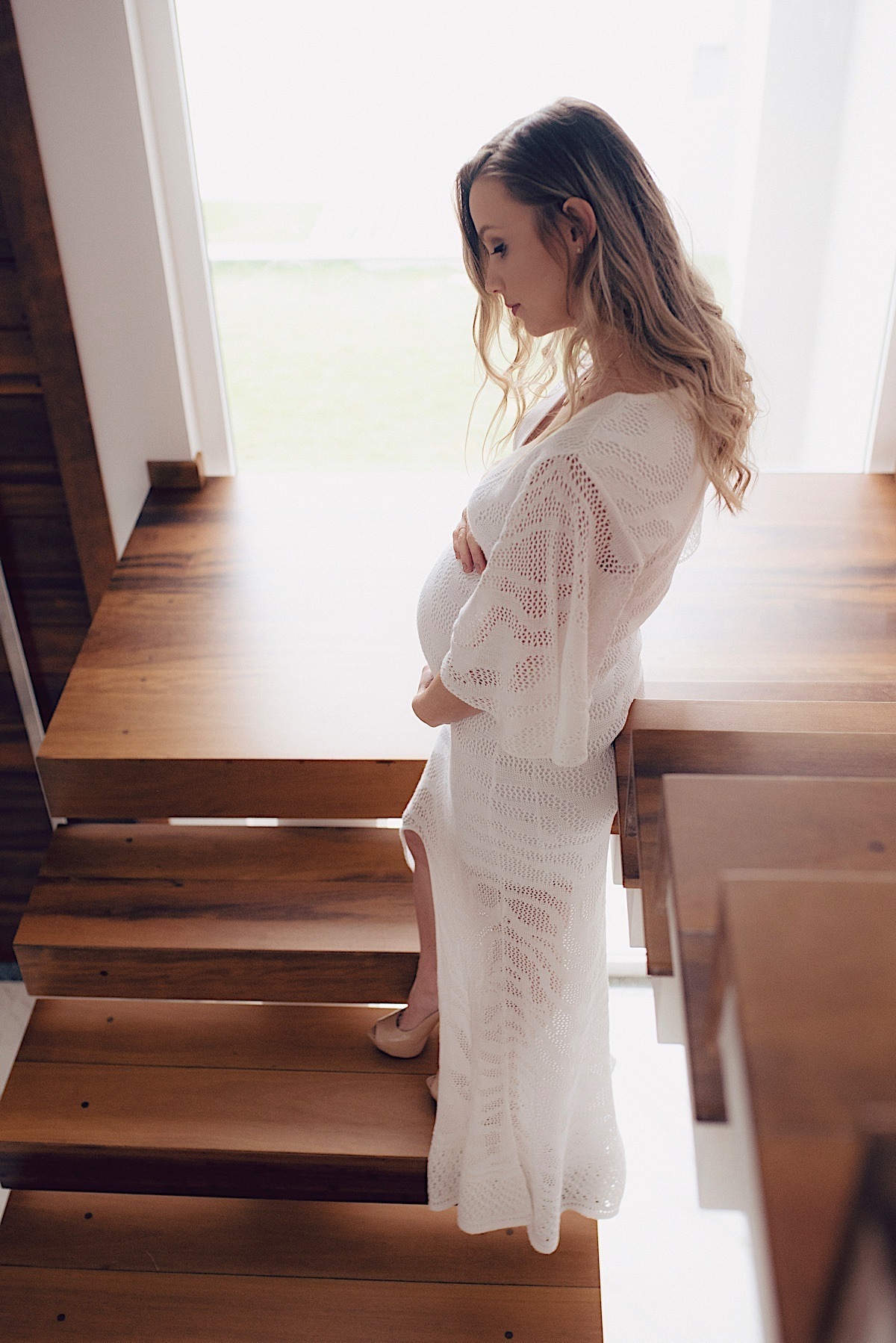 ensaio gestante - ensaio em casa - a espera de cecília - mãe de menina - grávida - fotógrafo rio negrinho - chroma fotografia