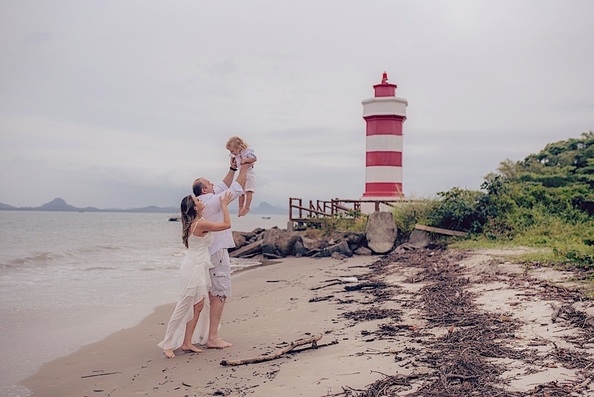 ensaio família - ensaio na praia - itapoá - michele drevek - pérola rosa - mãe de menino - chroma fotografia - fotógrafo itapoá