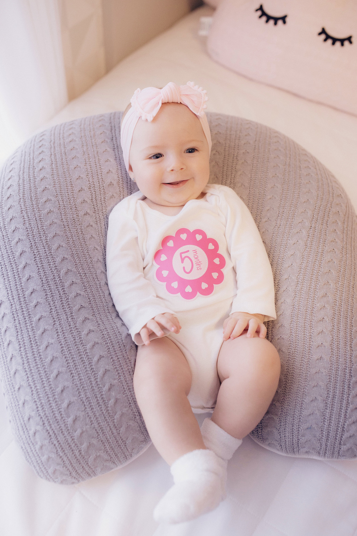 acompanhamento infantil - acompanhamento mensal - baby girl - mãe de menina - maternidade real - 12 meses - jaraguá do sul - ensaio em casa - chroma fotografia