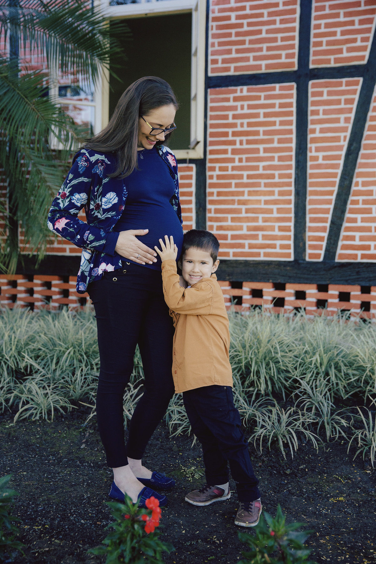 ensaio fotográfico - ensaio gestante - ensaio externo - ensaio família - lucimary _ família a espera de Miguel - fotografos jaraguá do sul - ensaio na grameira felipi - chroma fotografia