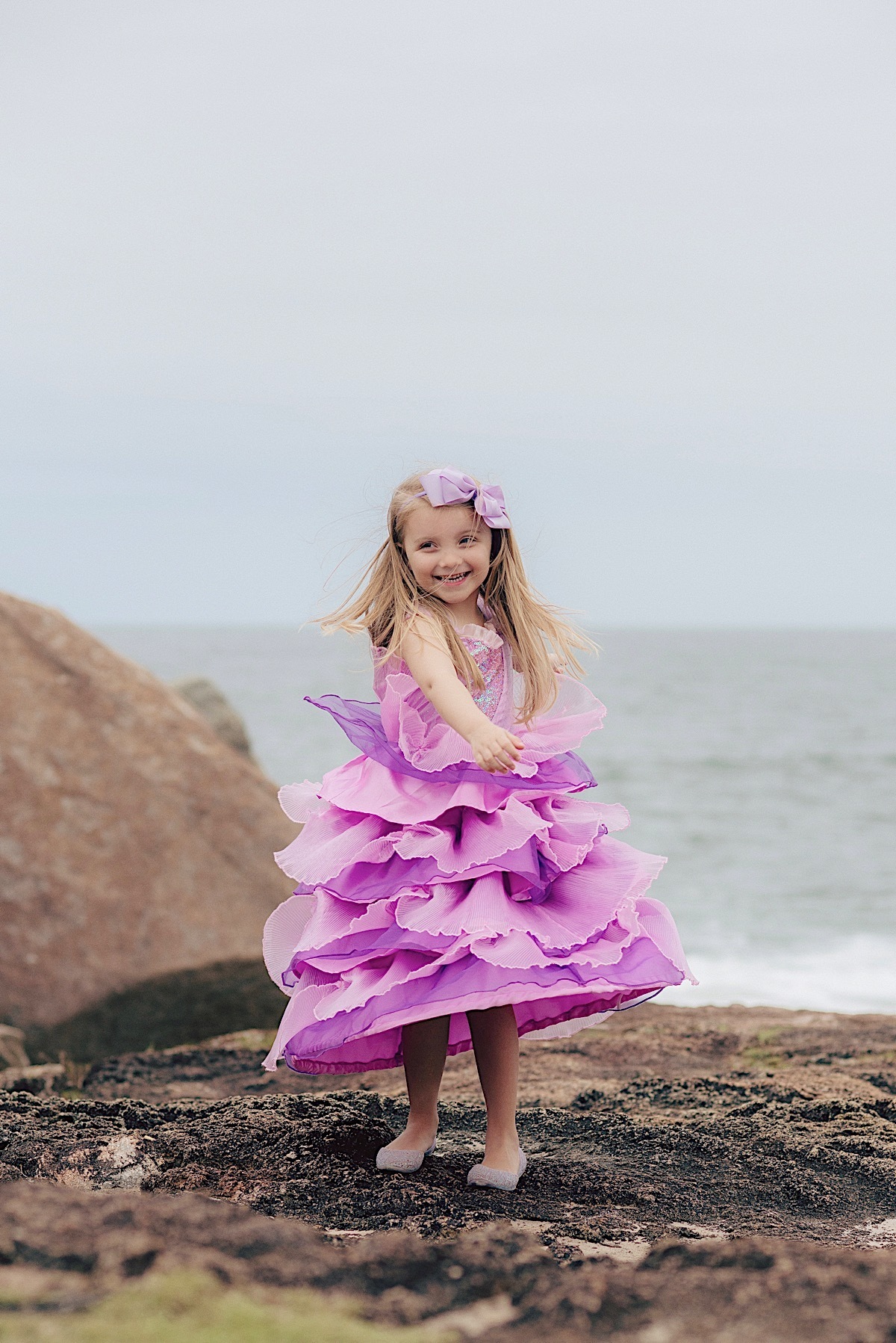 ensaio família - praia - enseada - são francisco do sul - tay - ensaio divertido - ensaio com criança - chroma fotografia