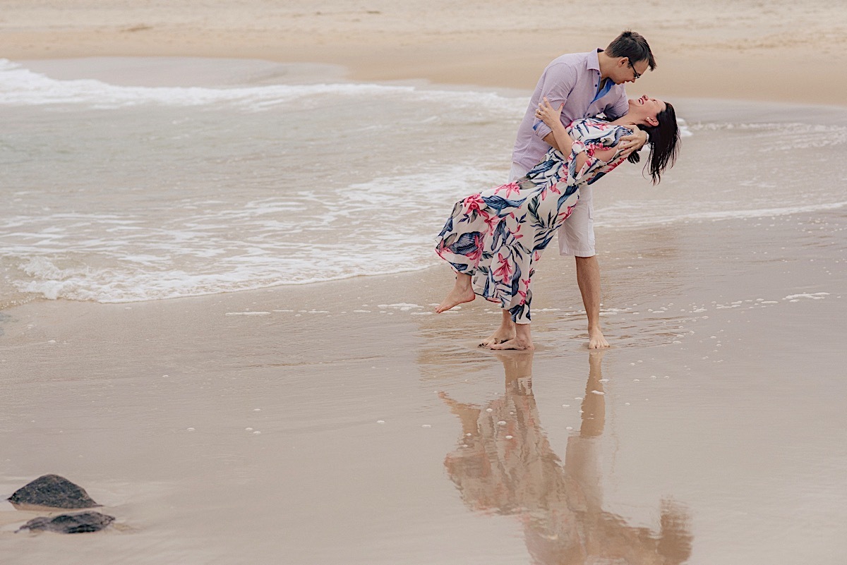 ensaio família - praia - enseada - são francisco do sul - tay - ensaio divertido - ensaio com criança - chroma fotografia