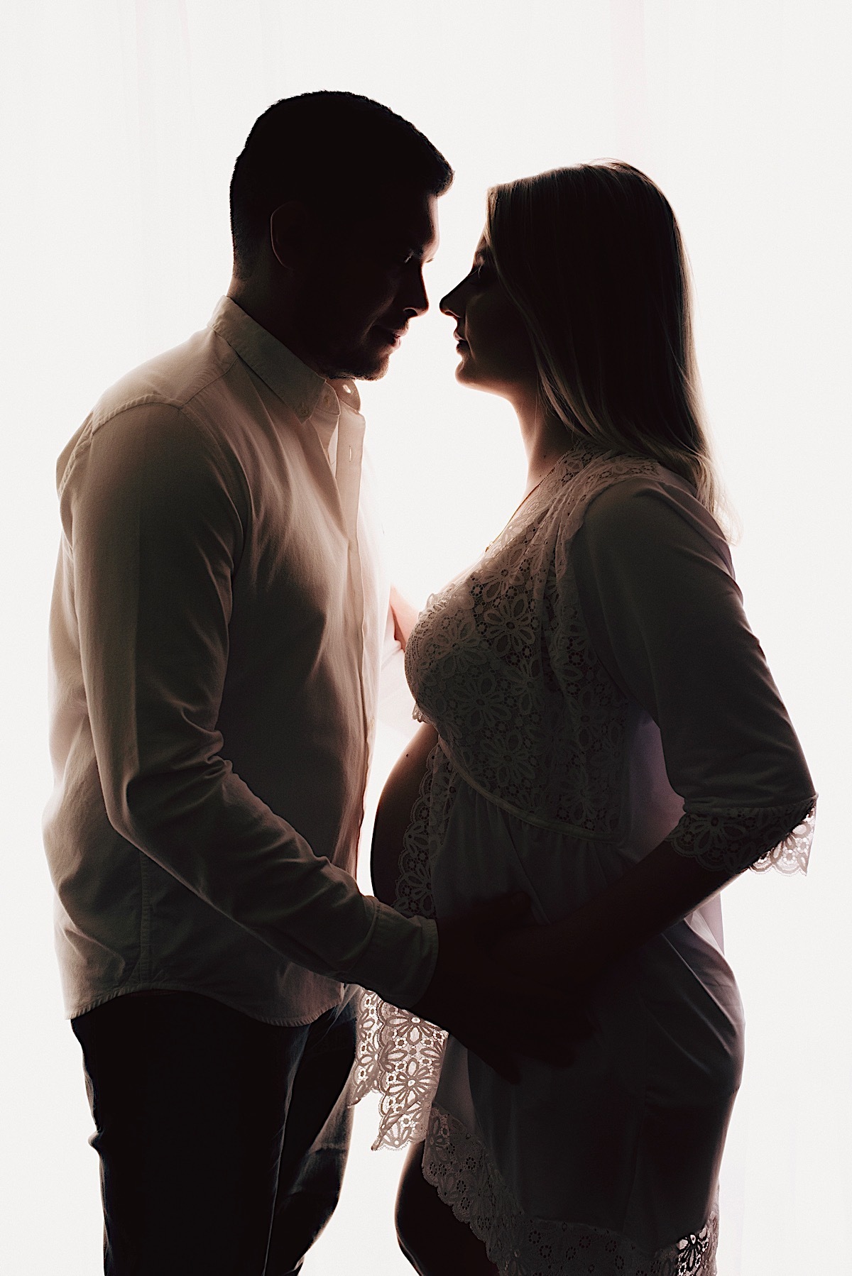 ensaio gestante - manu späth - matheus guedes reis - maria alice - ensaio em casa - mãe de menina - chroma fotografia