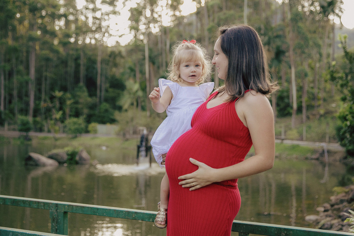 ensaio gestante - ensaio família - ensaio fotográfico - Gabriele _ Família a espera de Valentim - ensaio externo - ensaio em casa - fotografos jaraguá do sul - fotografos sc - fotografia de família - chroma fotografia