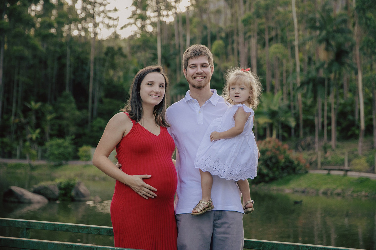 ensaio gestante - ensaio família - ensaio fotográfico - Gabriele _ Família a espera de Valentim - ensaio externo - ensaio em casa - fotografos jaraguá do sul - fotografos sc - fotografia de família - chroma fotografia