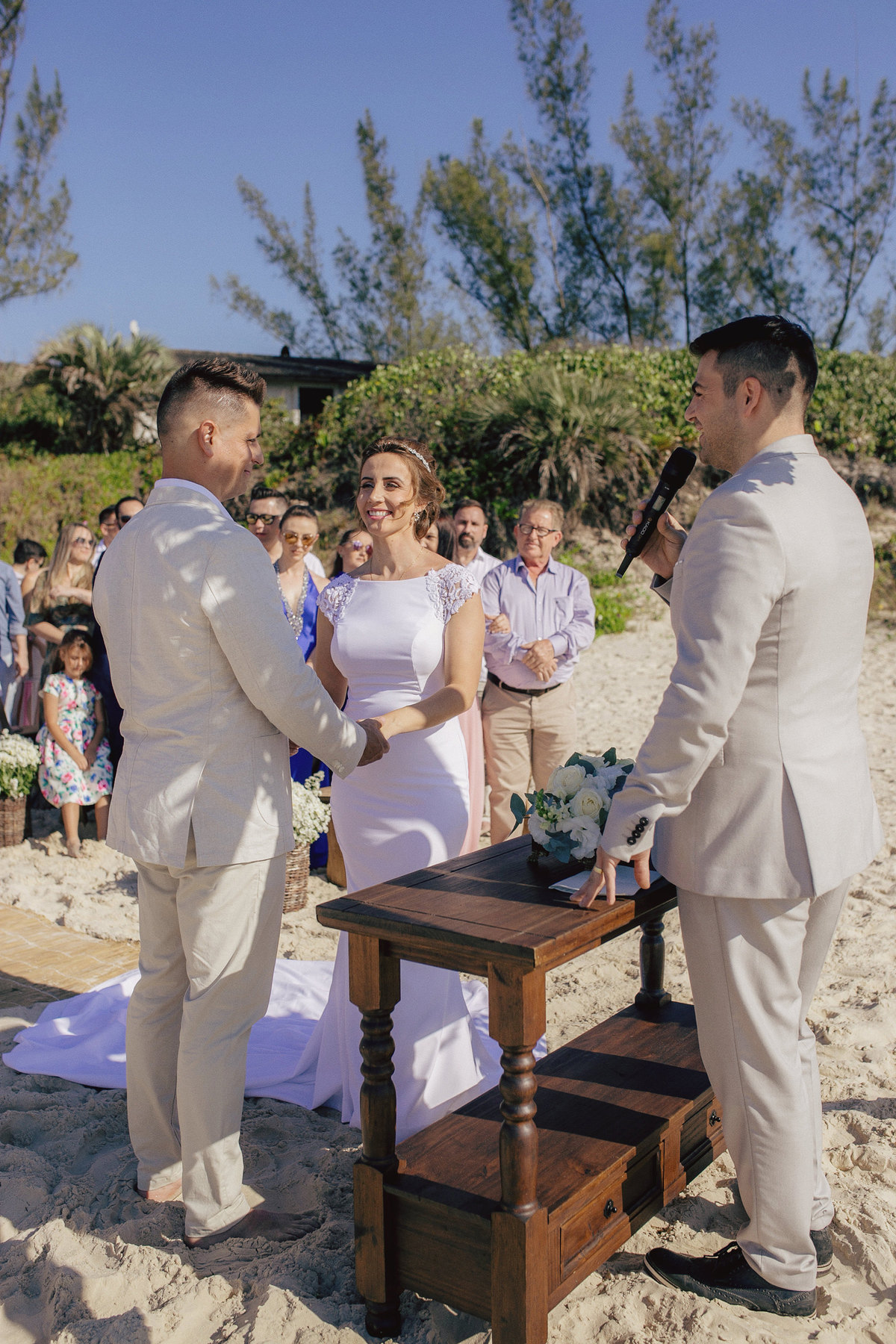 casamento - casamento na praia - casamento de dia - fotografos de casamento - fotografos jaraguá do sul - fotografos sc - casamento na praia do rosa - casamento Klaus e Karine - noivos 2019 - noivas 2019 - chroma fotografia