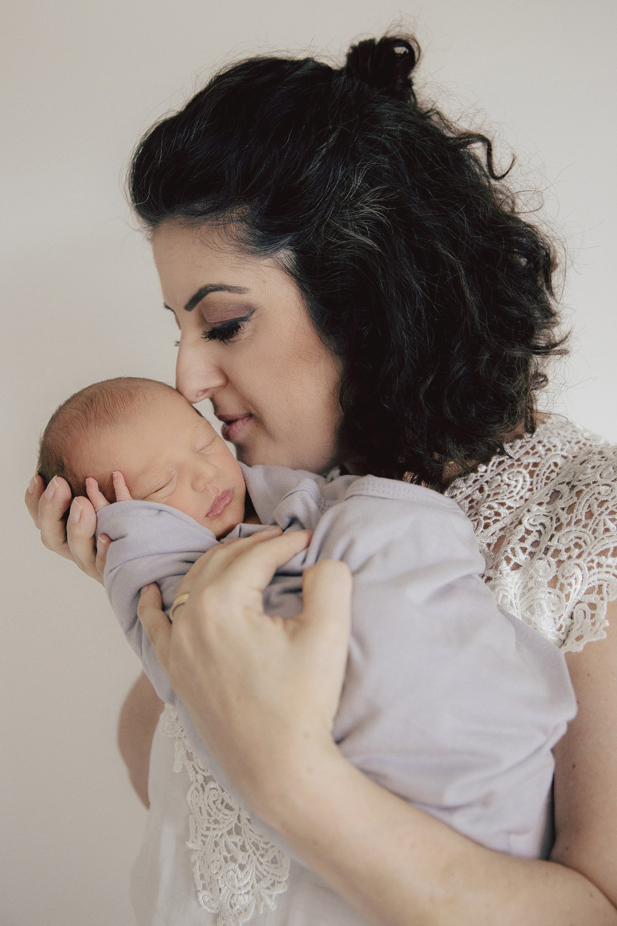 ensaio em casa - ensaio família - newborn lifesyle - ensaio lifesyle - ensaio em itapema - Pedro Henrique e Família - fotografos de itapema - chroma fotografia