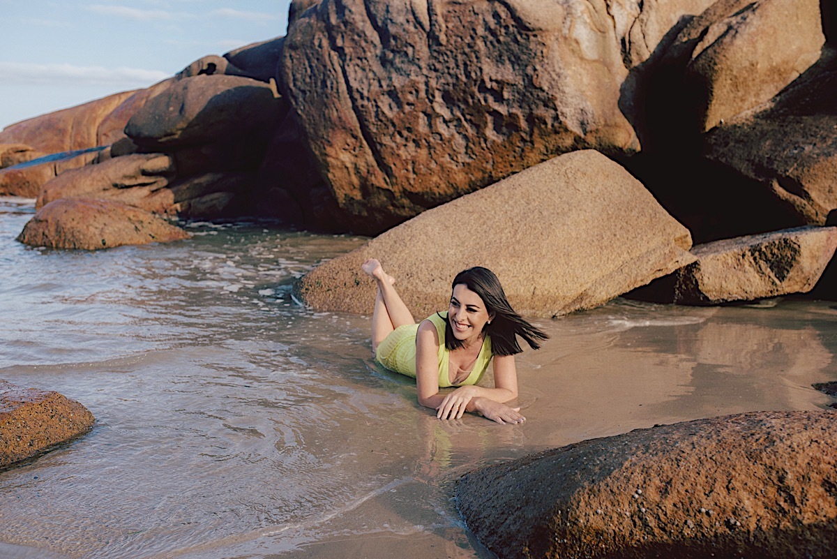 ensaio feminino - ensaio individual - ensaio na praia - guarda do embaú - santa catarina - sc - chroma fotografia - fotógrafo de sc - fabiana silva - pamela machado