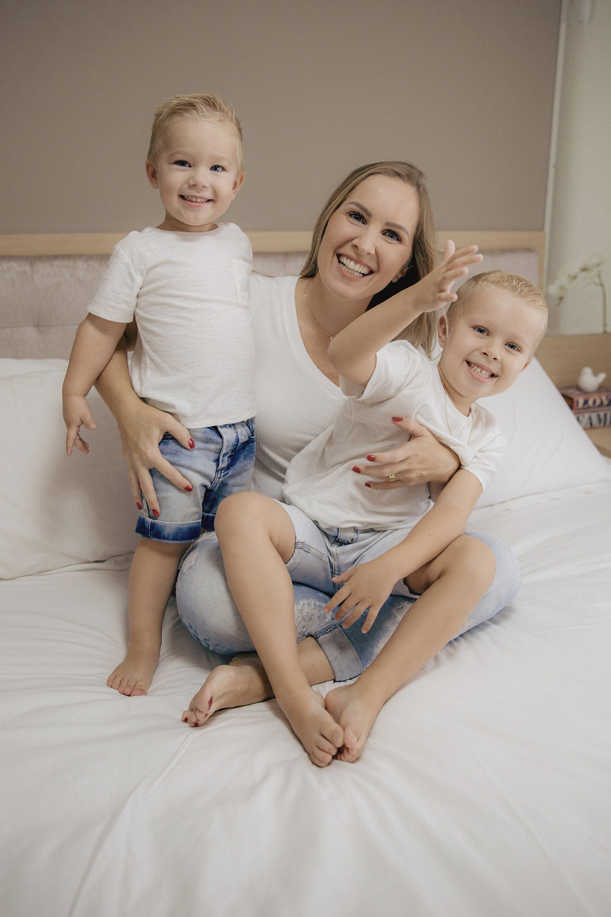 ensaio familia - dia das maes - ensaio em casa - mae de menino - jaragua do sul - fotografos de familia - chroma fotografia