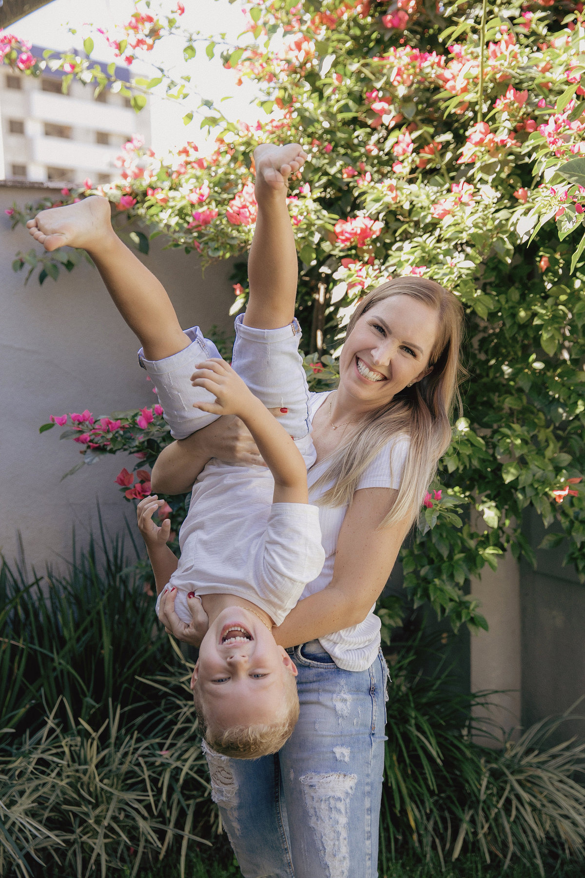 ensaio familia - dia das maes - ensaio em casa - mae de menino - jaragua do sul - fotografos de familia - chroma fotografia