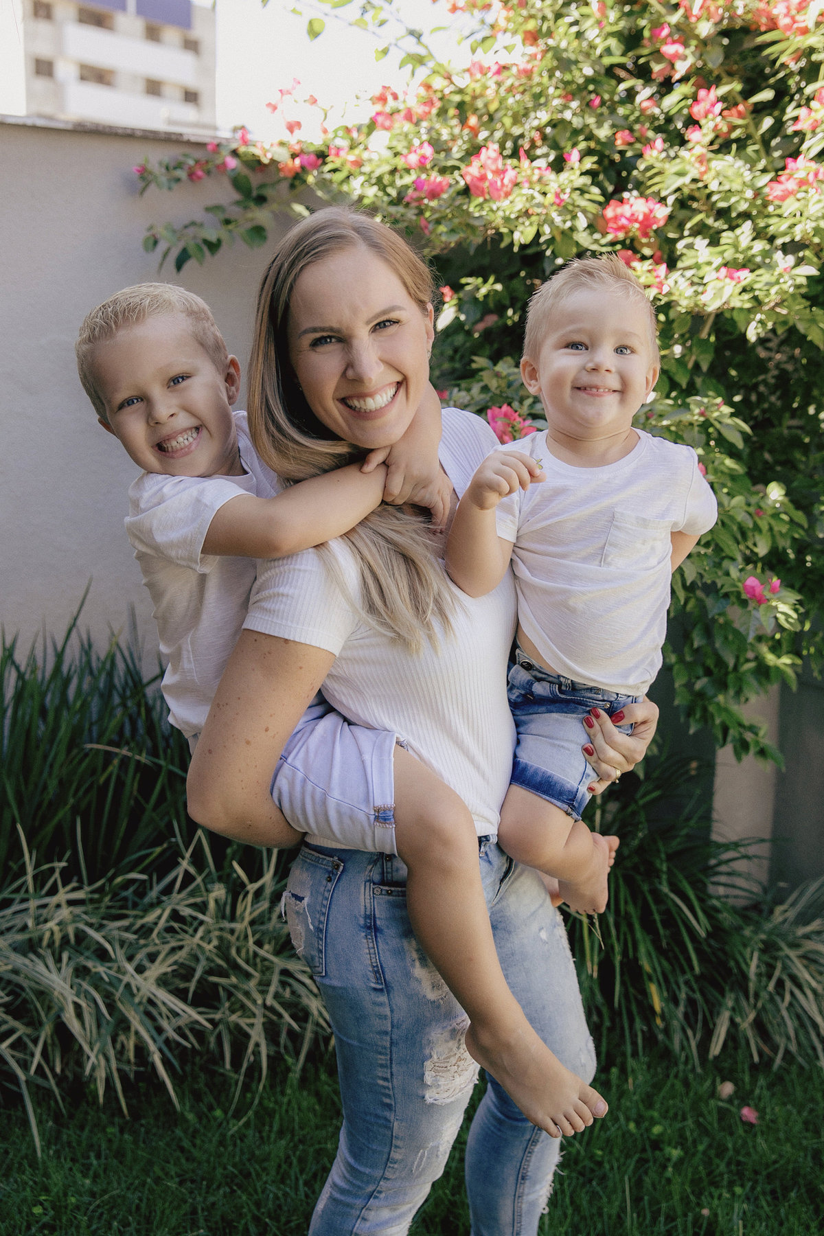 ensaio familia - dia das maes - ensaio em casa - mae de menino - jaragua do sul - fotografos de familia - chroma fotografia
