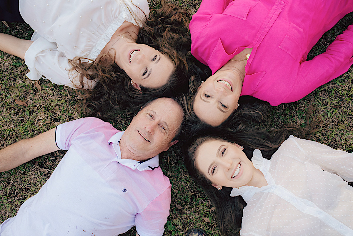 ensaio familia - mae de meninas - mae de 2 - ensaio ao ar livre - dia de sol - dona francisca - sao bento do sul - chroma fotografia - ines - osni - vanessa - andressa