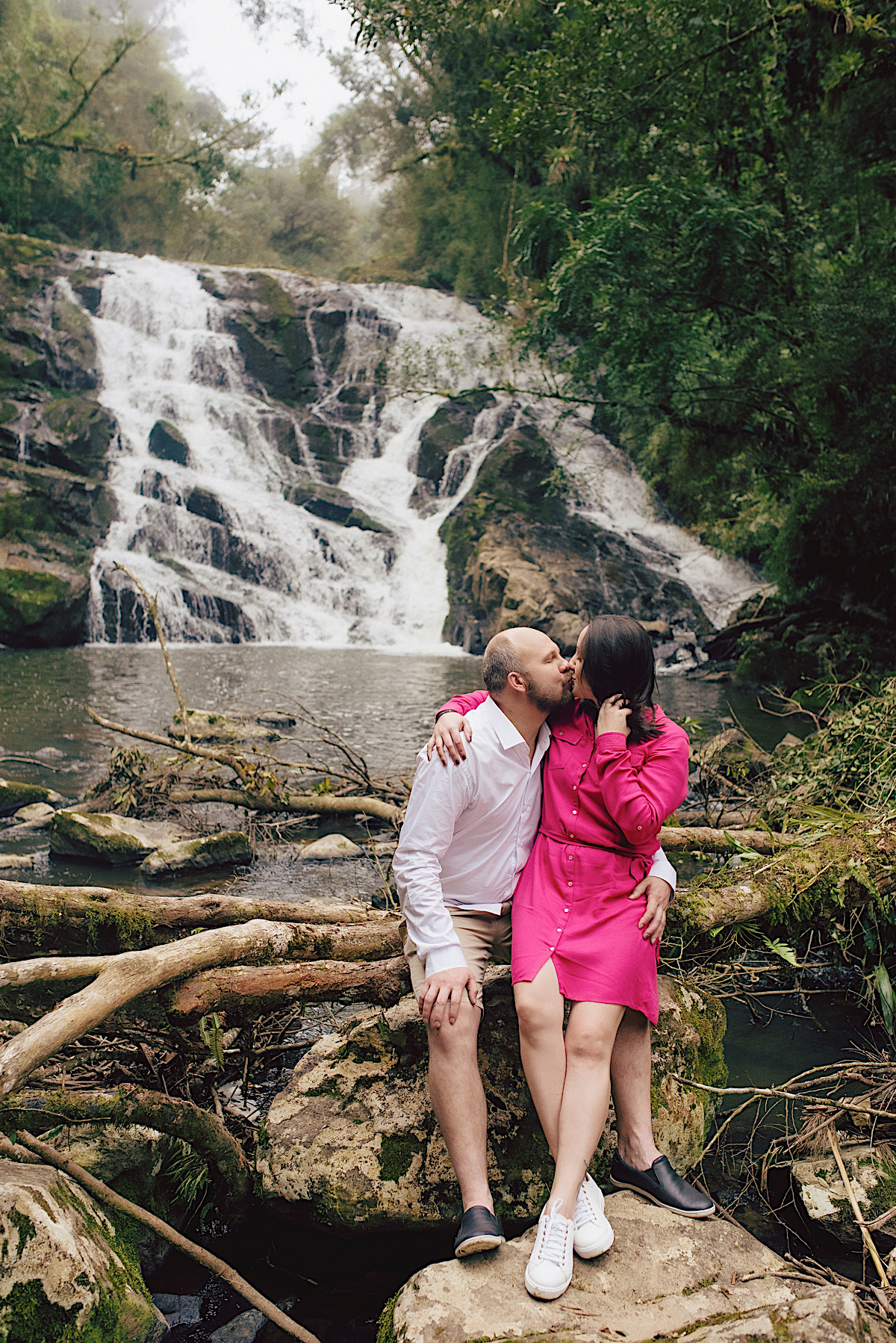 ensaio casal - rio vermelho - ensaio ao ar livre - ensaio com neblina - sao bento do sul - chroma fotografia
