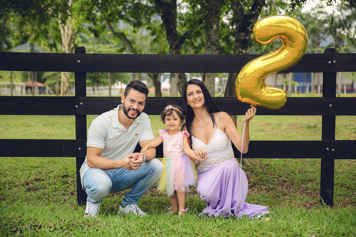 ensaio fotografico - ensaio infantil - ensaio externo - ensaio com cavalos - ensaio pré aniversário - ensaio em jaragua do sul - Beatriz 2 anos - fotografos jaragua do sul - chroma fotografia