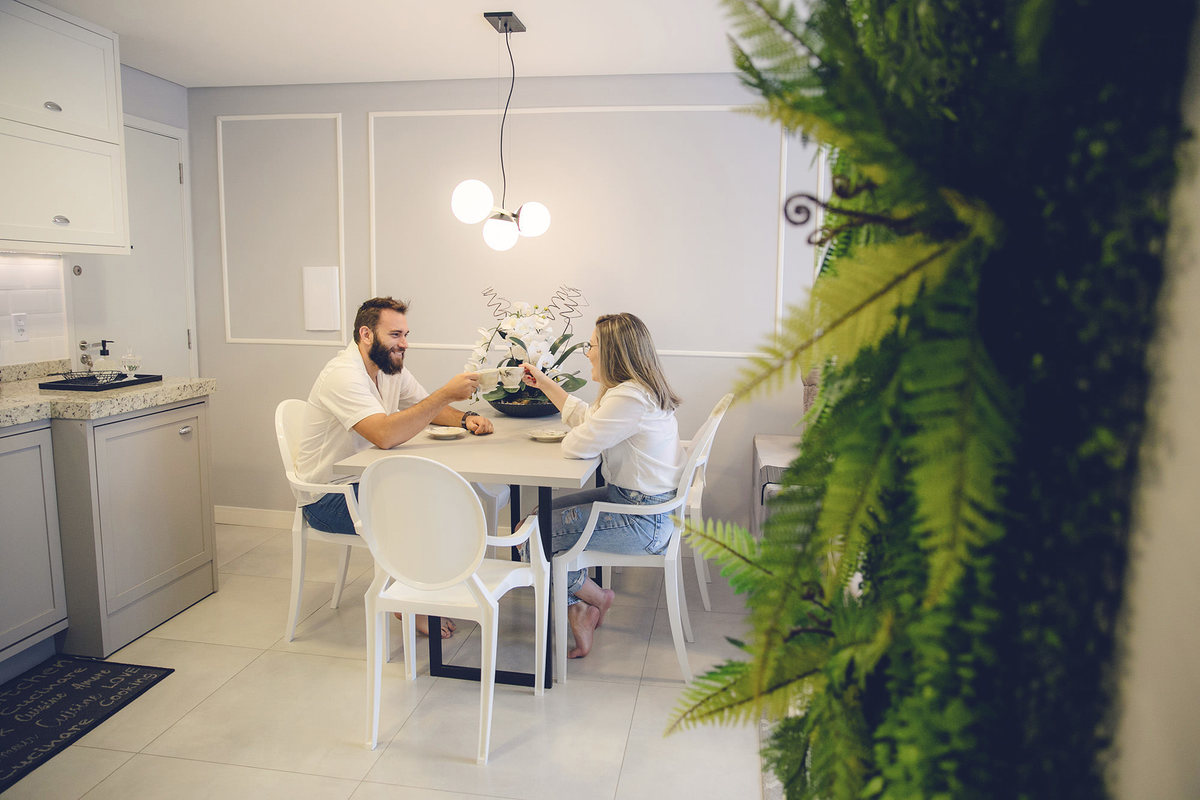 ensaio casal - ensaio em casa - ensaio fotografico - ensaio em camboriu - fotografia de familia - fotografos itapema - fotografia lifesyle - chroma fotografia - Amanda e Marcelo