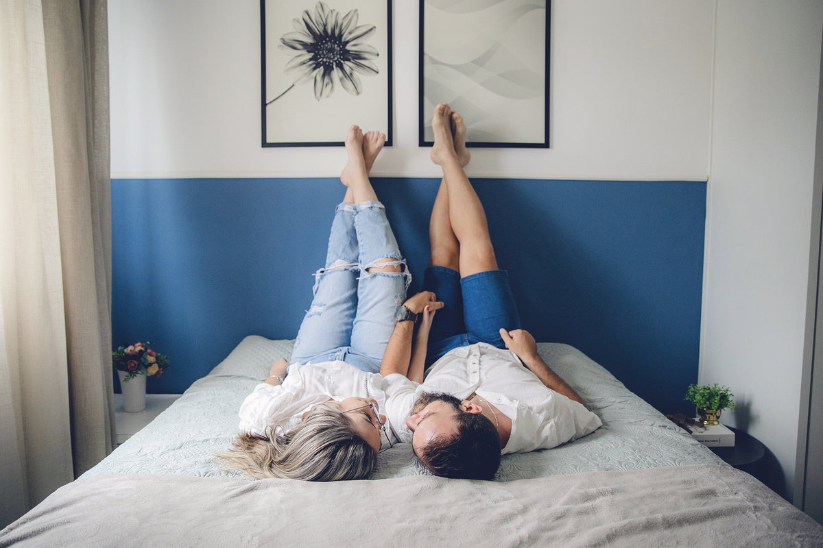 ensaio casal - ensaio em casa - ensaio fotografico - ensaio em camboriu - fotografia de familia - fotografos itapema - fotografia lifesyle - chroma fotografia - Amanda e Marcelo