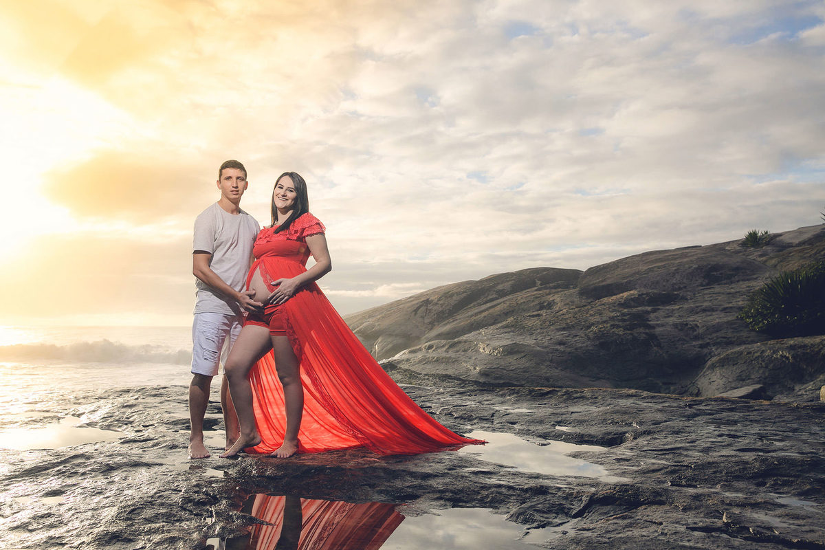 ensaio gestante - gestante - ensaio gestante na praia - ensaio na praia - ensaio em itapema - fotografos itapema - fotografia de familia - Laura e Pedro a espera de Luara - chroma fotografia