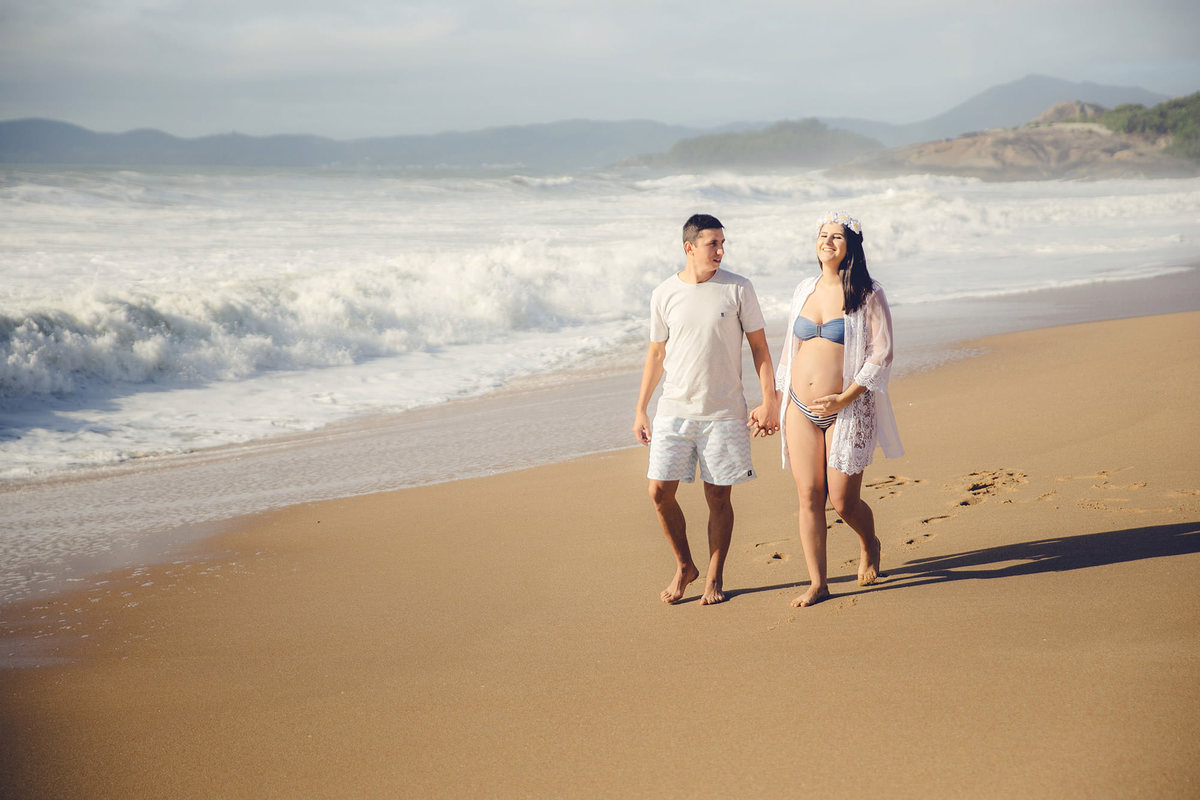 ensaio gestante - gestante - ensaio gestante na praia - ensaio na praia - ensaio em itapema - fotografos itapema - fotografia de familia - Laura e Pedro a espera de Luara - chroma fotografia