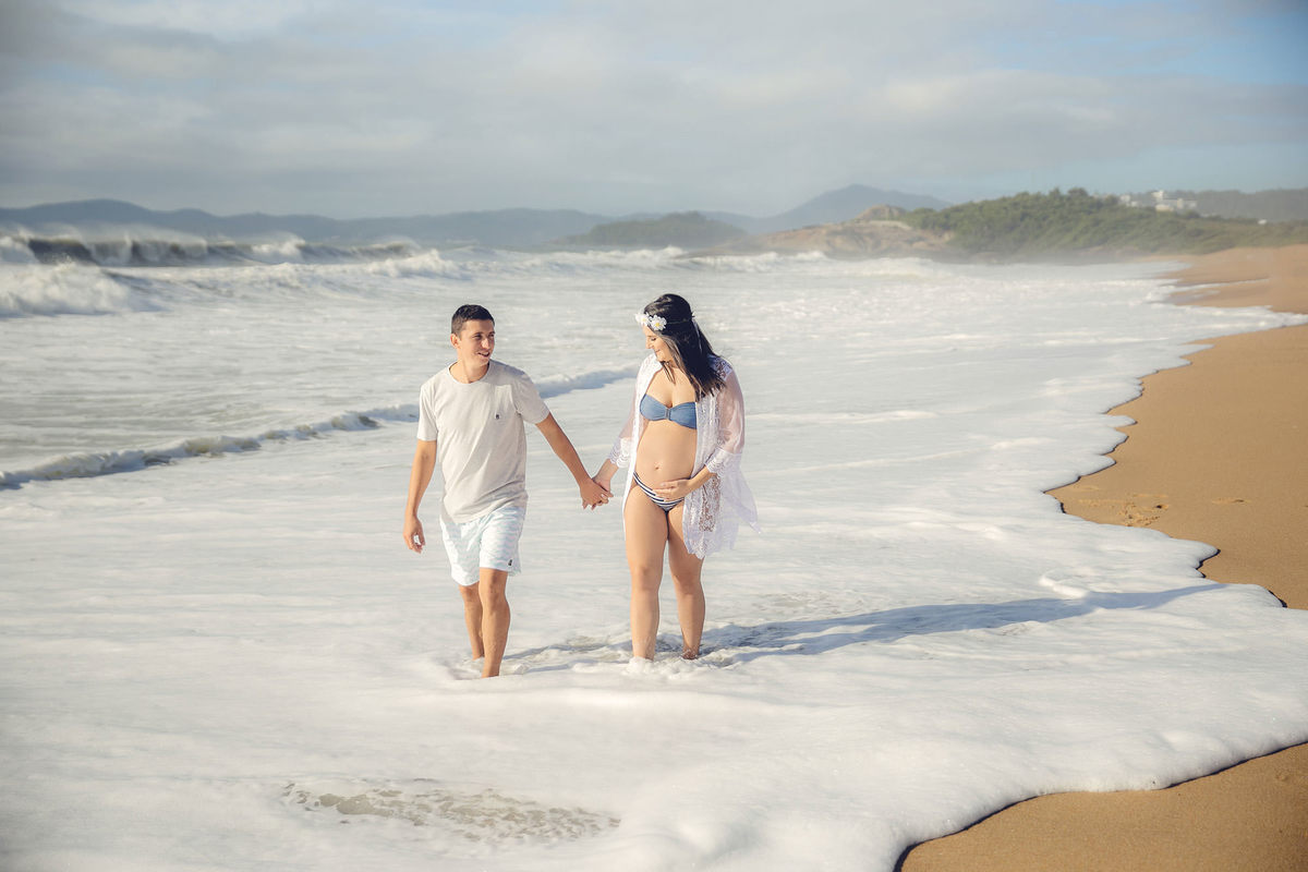 ensaio gestante - gestante - ensaio gestante na praia - ensaio na praia - ensaio em itapema - fotografos itapema - fotografia de familia - Laura e Pedro a espera de Luara - chroma fotografia