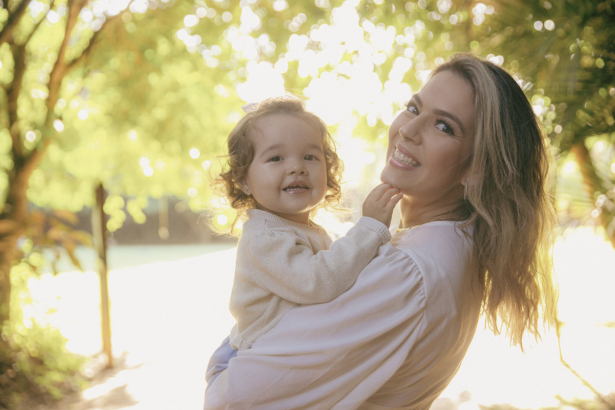 ensaio fotografico - ensaio externo - ensaio mae e filha - ensaio familia - ensaio Tayana e Laura - ensaio em balneario camboriu - fotografia infantil - fotografia de familia - chroma fotografia