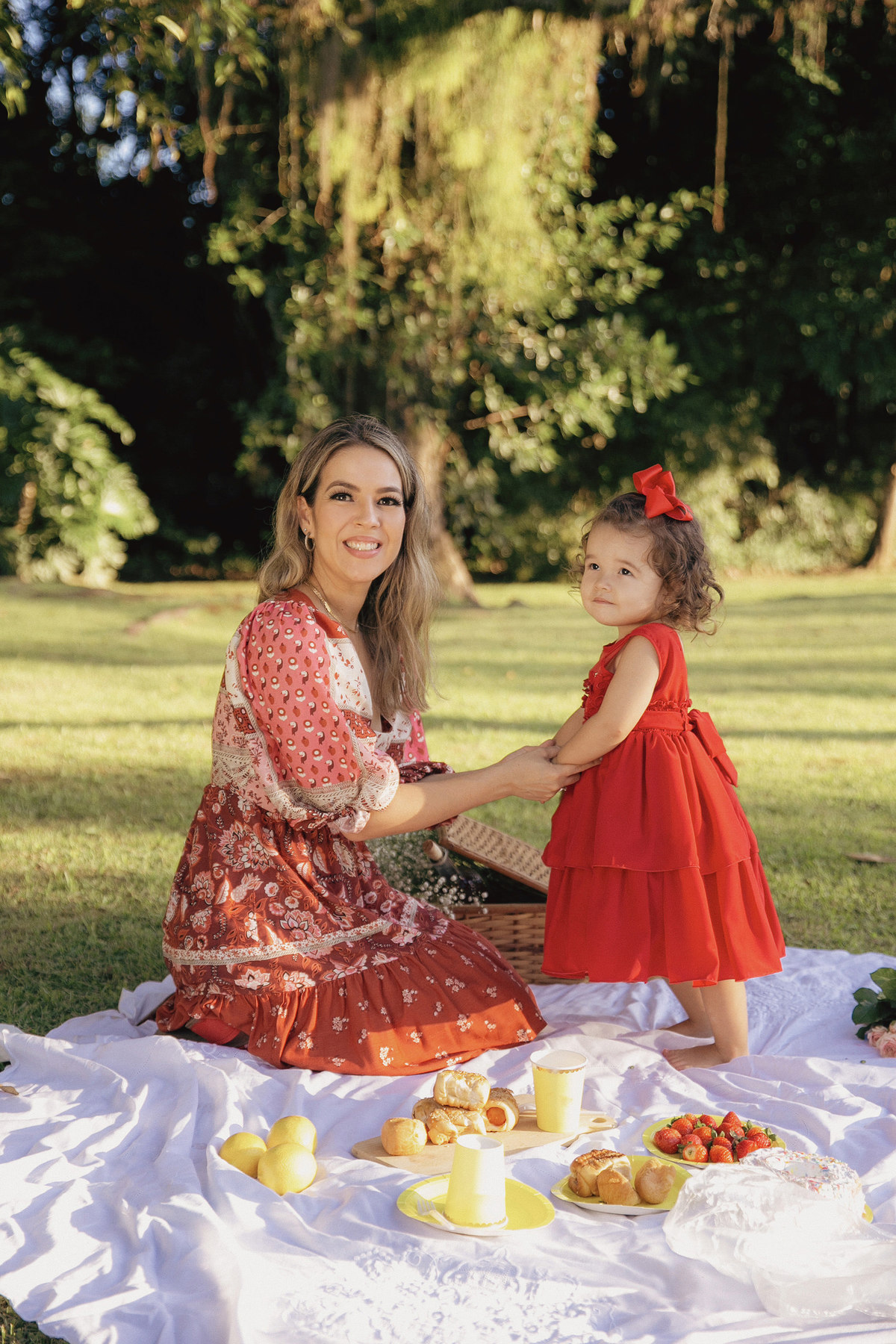ensaio fotografico - ensaio externo - ensaio mae e filha - ensaio familia - ensaio Tayana e Laura - ensaio em balneario camboriu - fotografia infantil - fotografia de familia - chroma fotografia