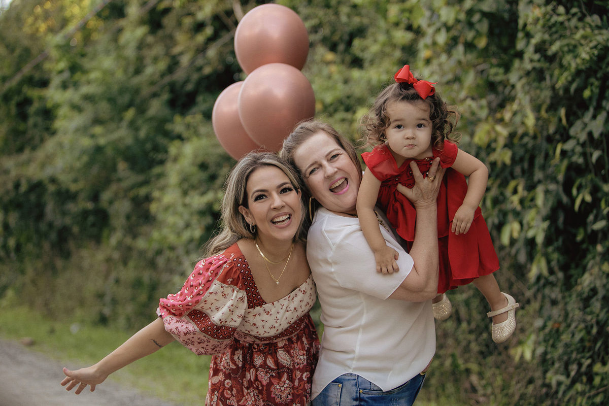 ensaio fotografico - ensaio externo - ensaio mae e filha - ensaio familia - ensaio Tayana e Laura - ensaio em balneario camboriu - fotografia infantil - fotografia de familia - chroma fotografia